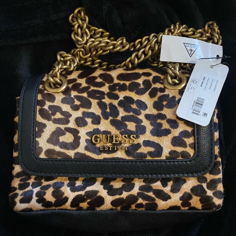 GUESS PURSE